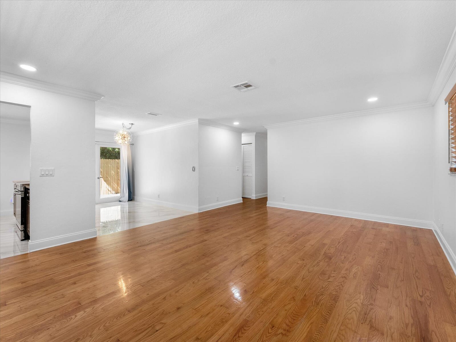 5087 Van Buren Road — photo 7