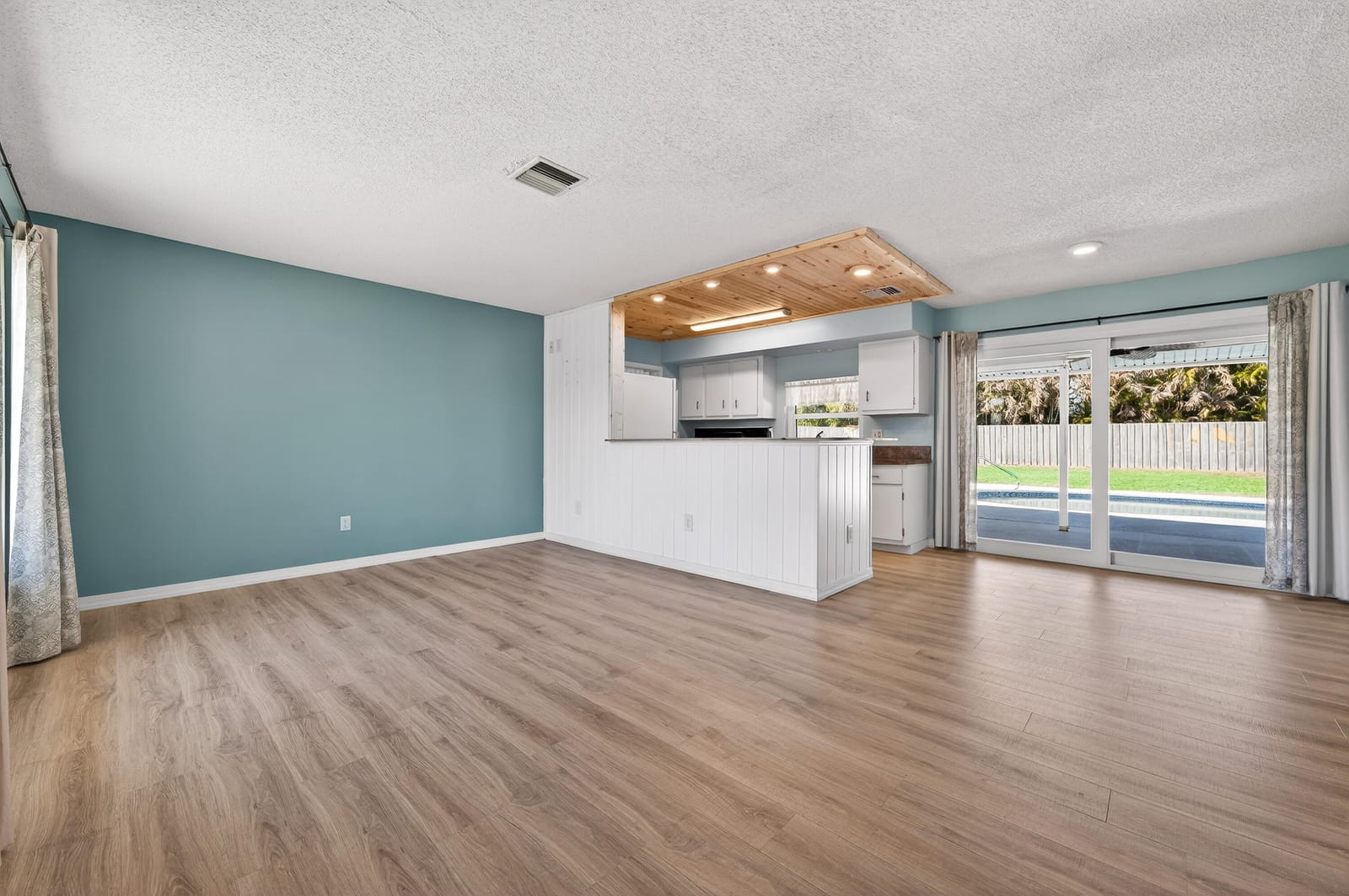 874 SW Goodrich Street — photo 4