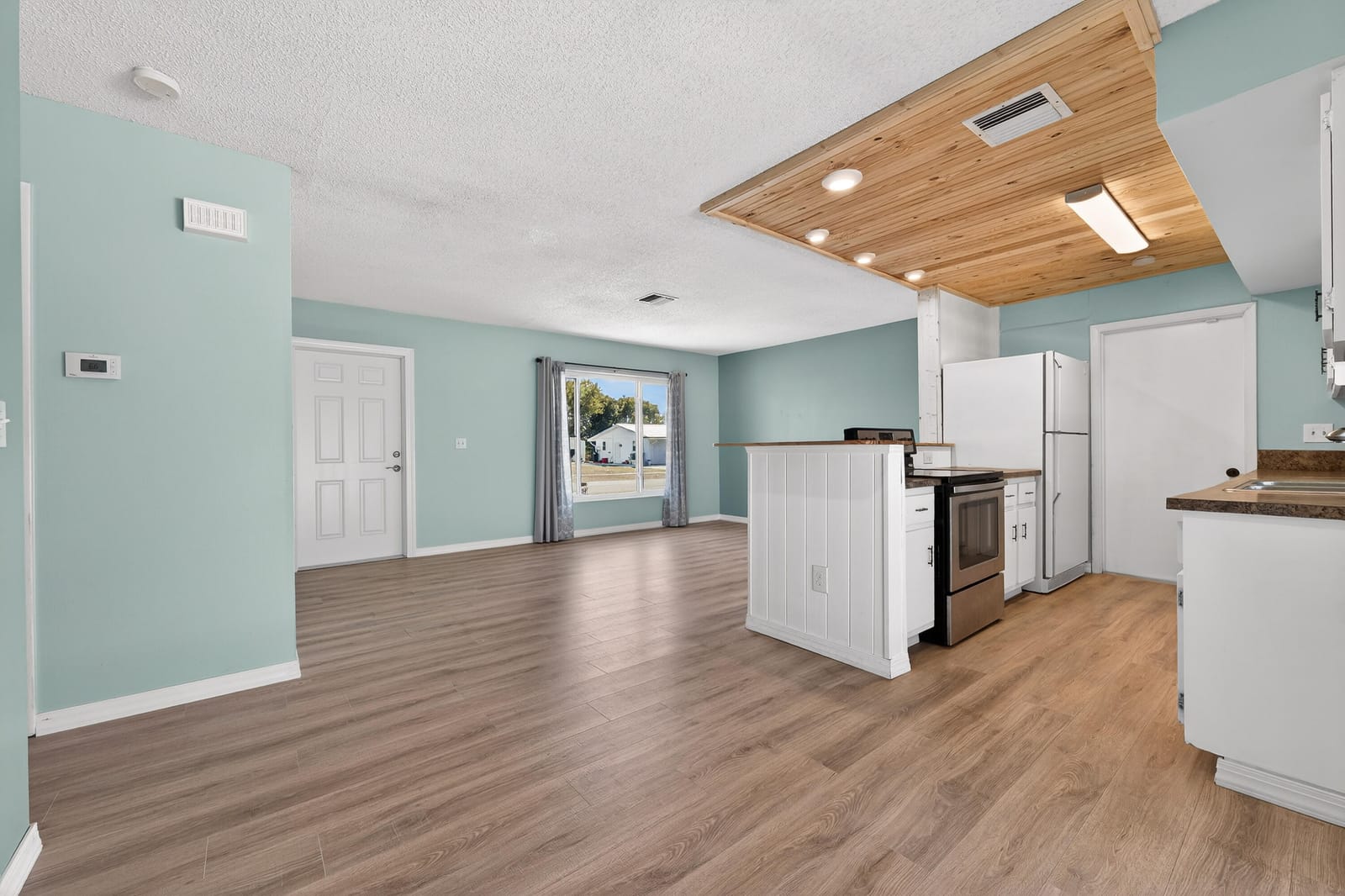 874 SW Goodrich Street — photo 6