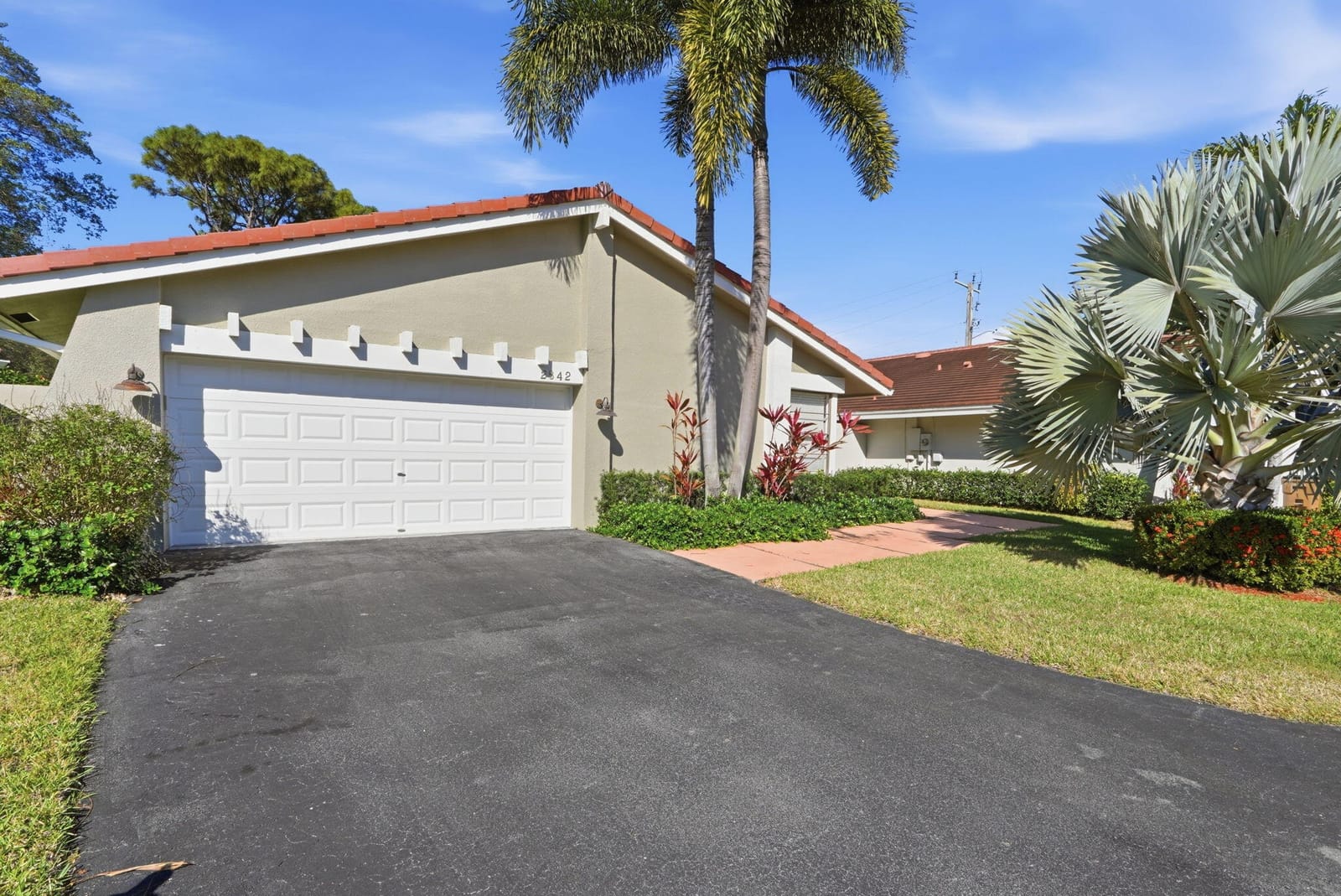 2842 Kelly Brooke Lane — photo 3