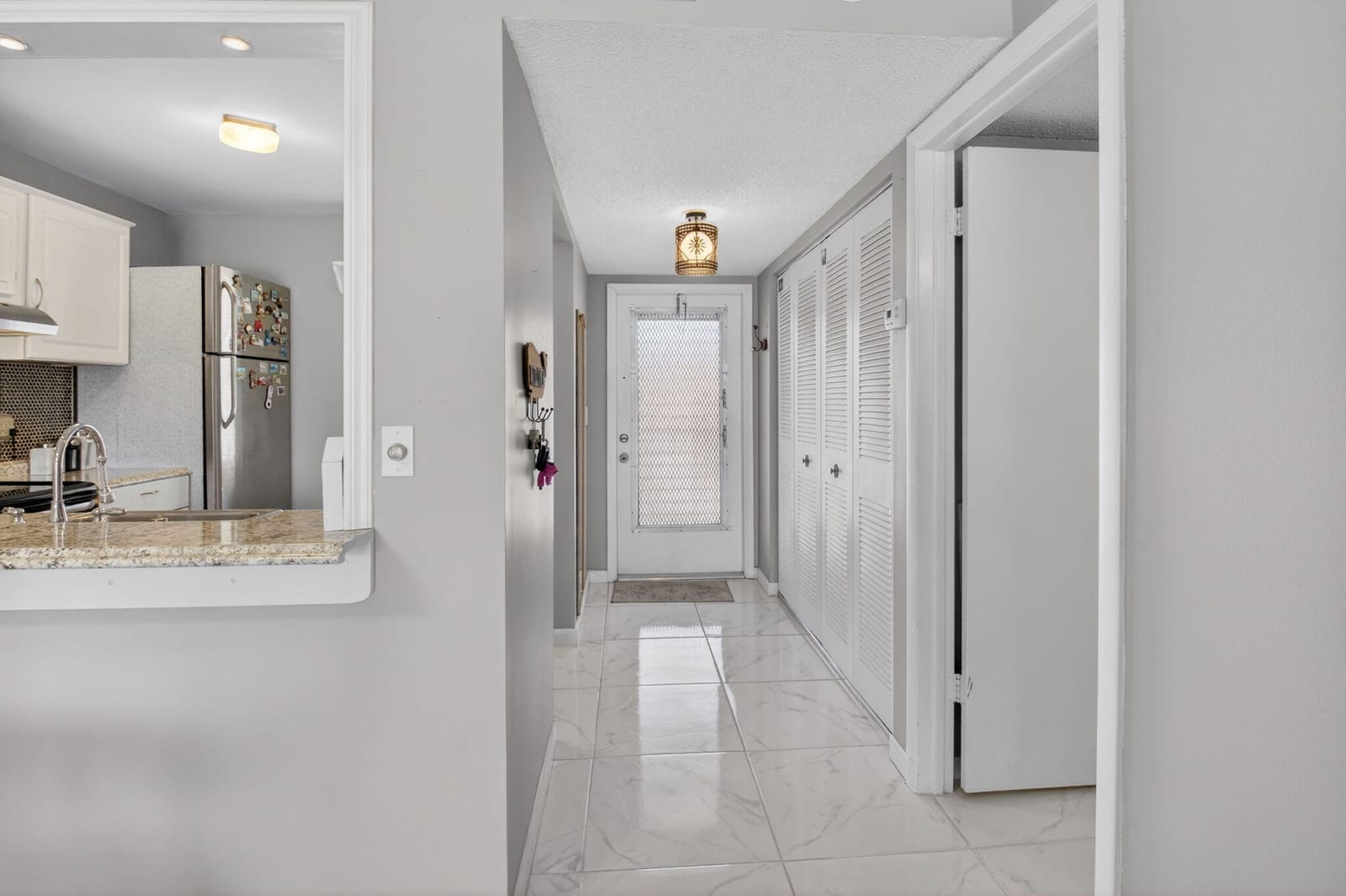 33 Abbey Lane 207 — photo 5