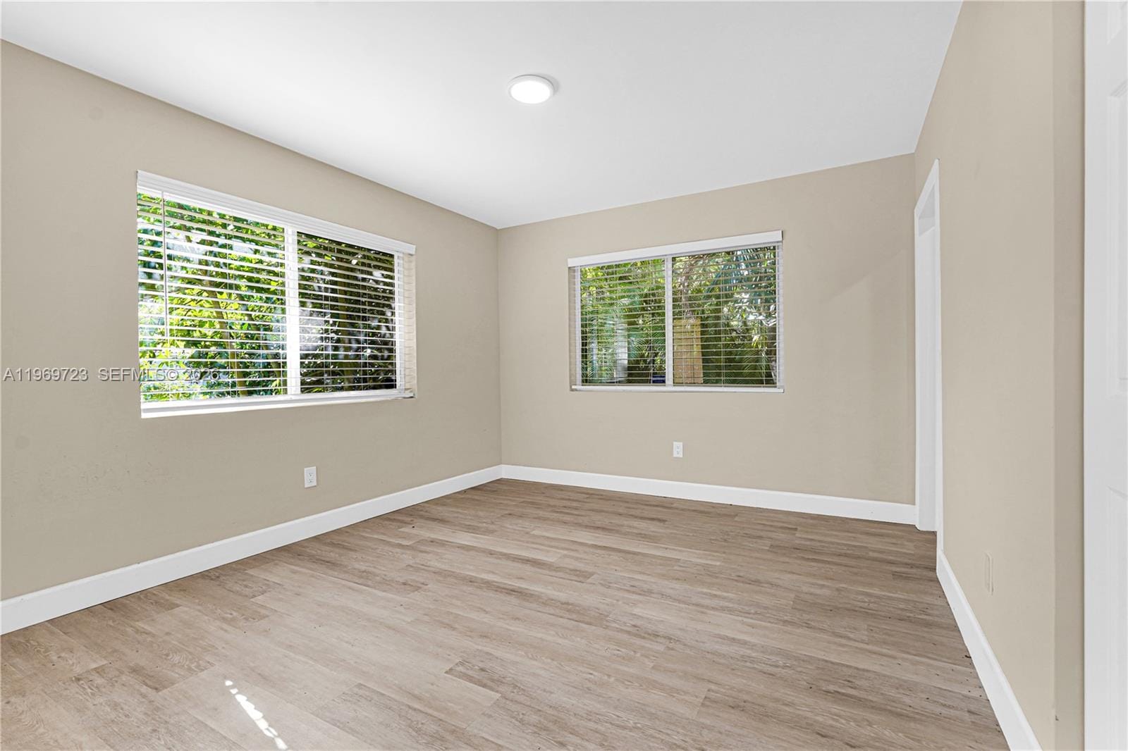 11919 NE 8th Avenue — photo 12