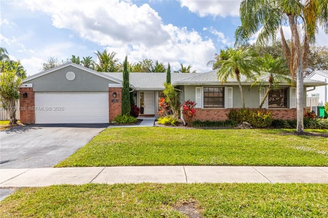 13810 Roanoke Street, sold in Shenandoah Section One, Davie, FL
