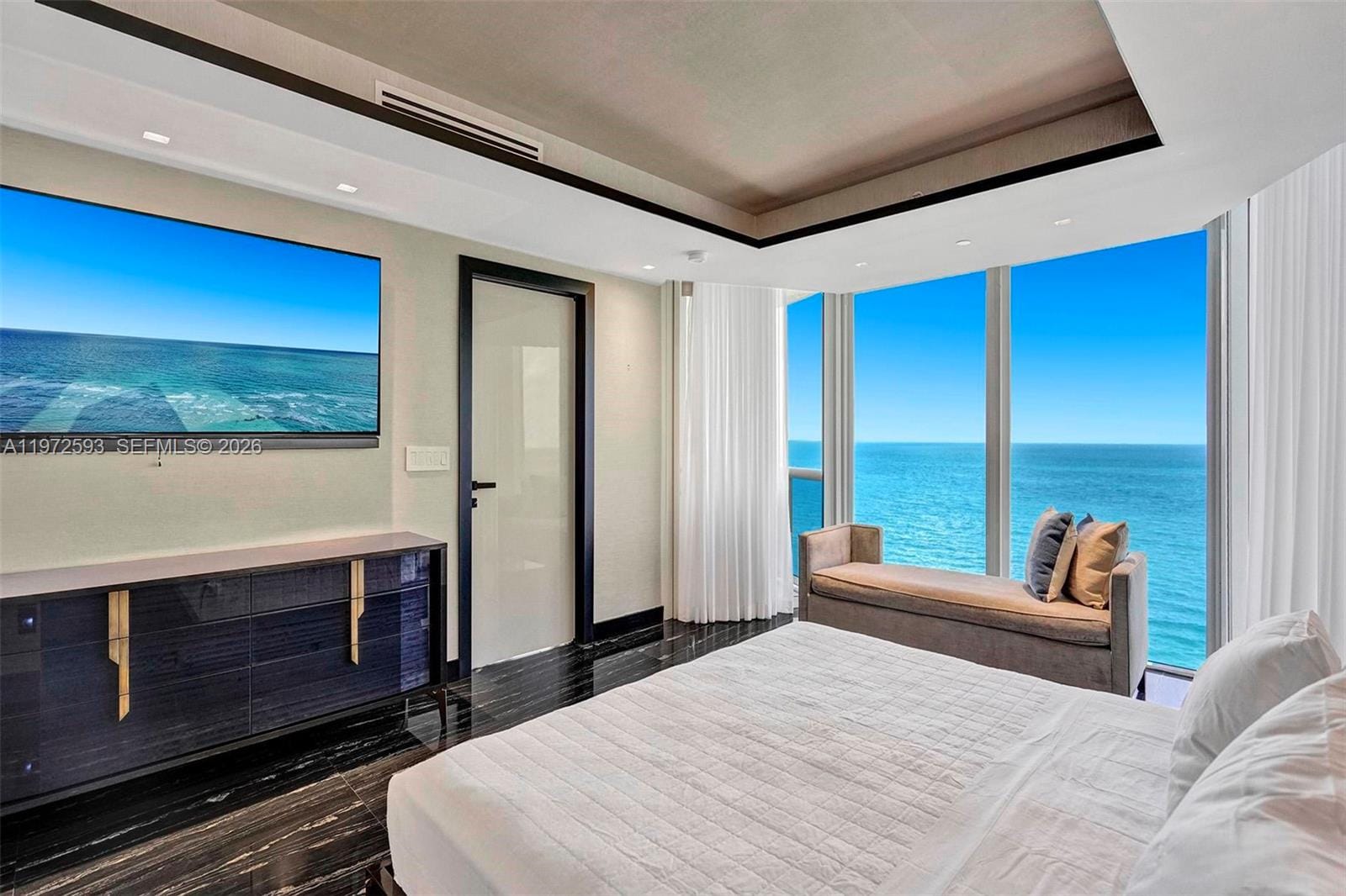 17555 Collins Avenue 2107, Sunny Isles Beach, FL 33160 photo 2