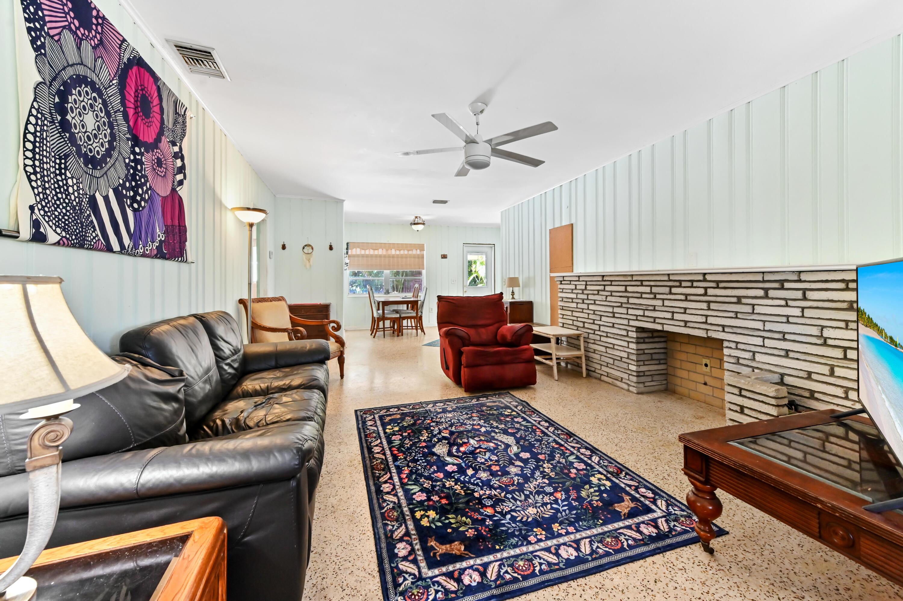 411 N Lakeside Drive, Lake Worth Beach, FL 33460, Lake Worth Beach