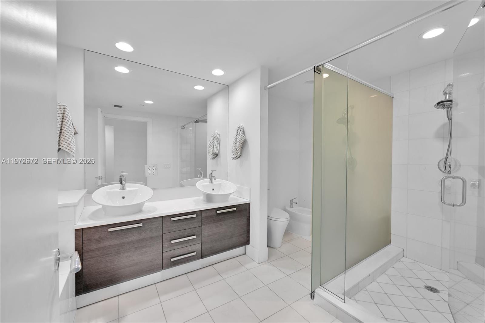 2950 NE 188th Street 534 — photo 11
