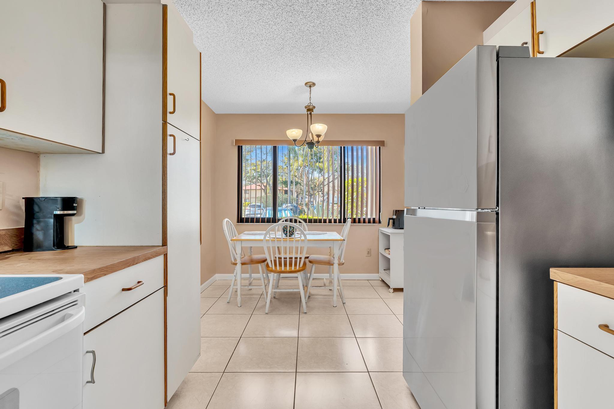 10803 W Clairmont Circle 102 — photo 11