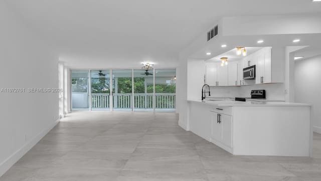 6911 Environ Boulevard 4J, Lauderhill, FL 33319