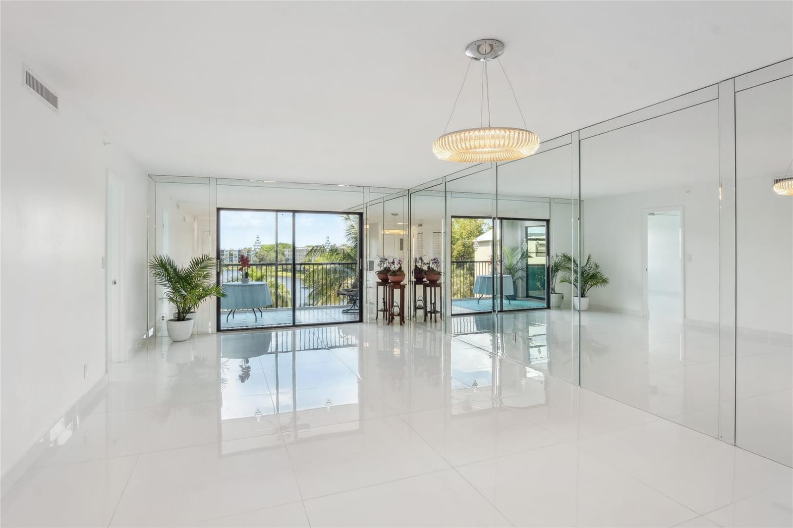 2205 S Cypress Bend Drive 501, Pompano Beach, FL 33069 photo 2