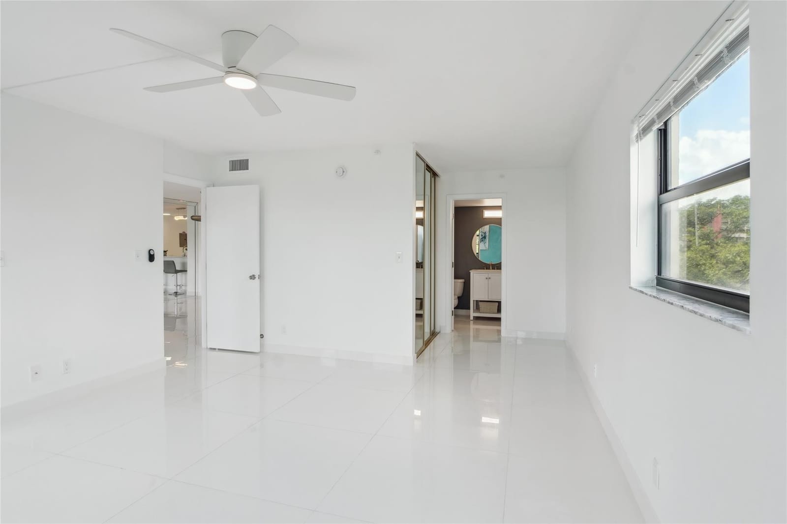 2205 S Cypress Bend Drive 501, Pompano Beach, FL 33069 photo 8