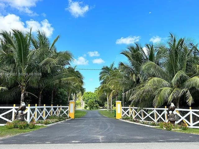 26800 SW 202nd Avenue, Homestead, FL 33031