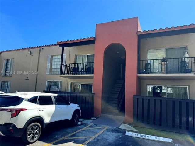 10836 N Kendall Drive V14, sold in Spanish Trace Condo, Miami, FL