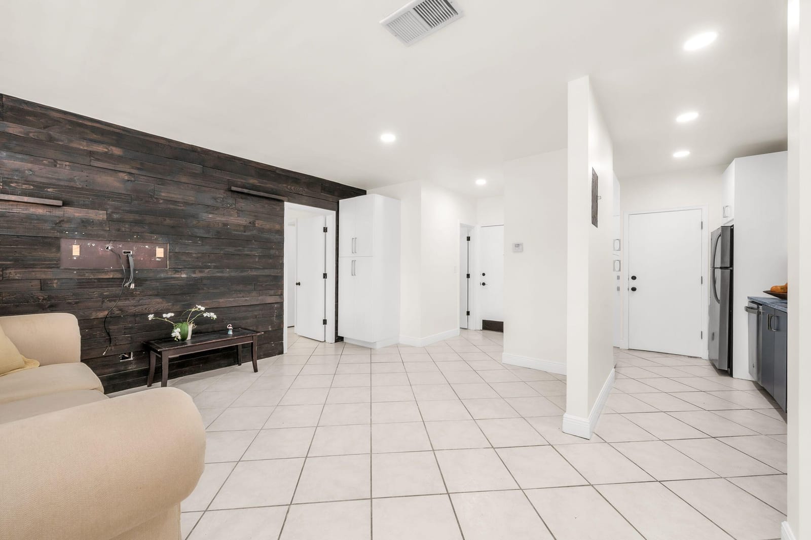 299 SW 7th Street 106 — photo 3
