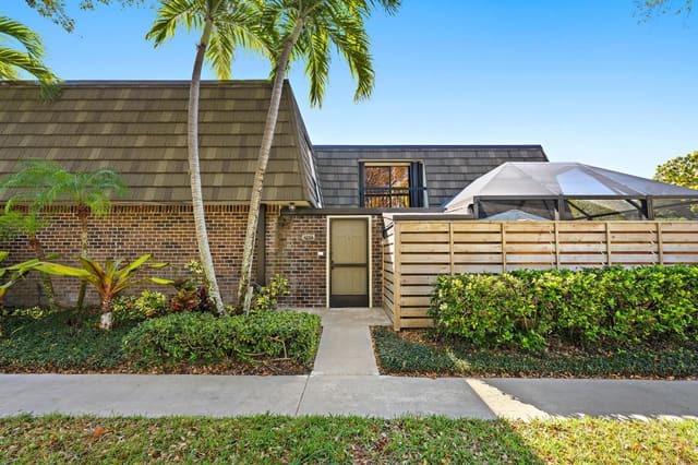 1213 12th Terrace 1213, Glenwood Twnhs, Palm Beach Gardens, FL