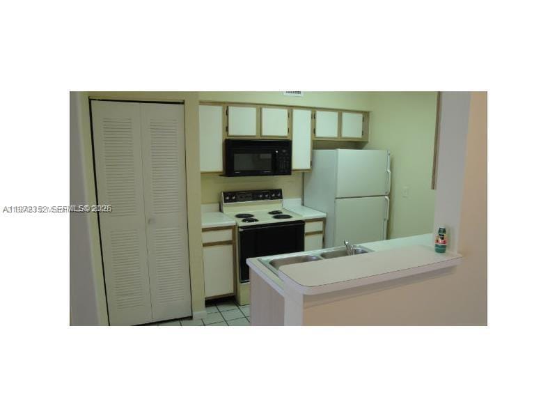 2810 N Oakland Forest Drive 103 — photo 3