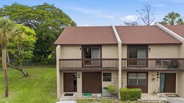 789 NW 47th Street 789, sold in Villager Townhomes, Deerfield Beach, FL
