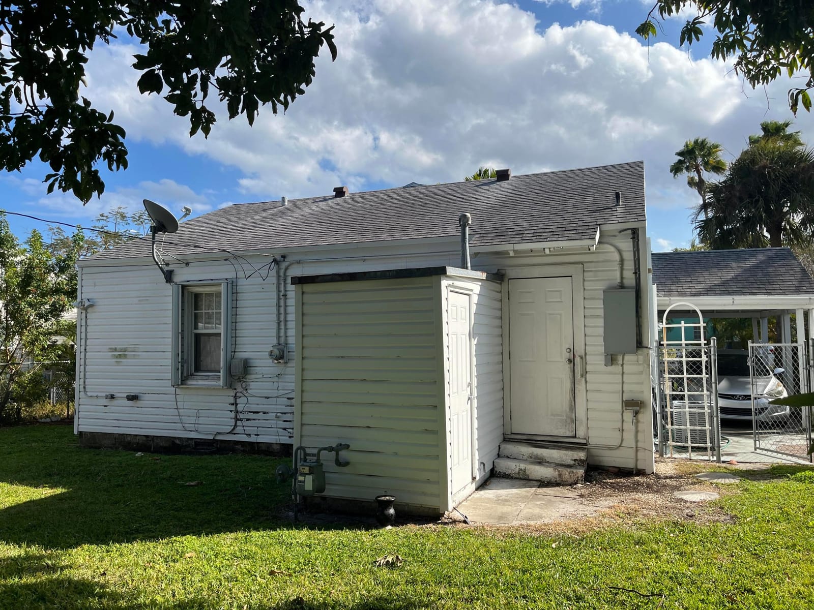729 Rockland Drive, West Palm Beach, FL 33405 photo 2