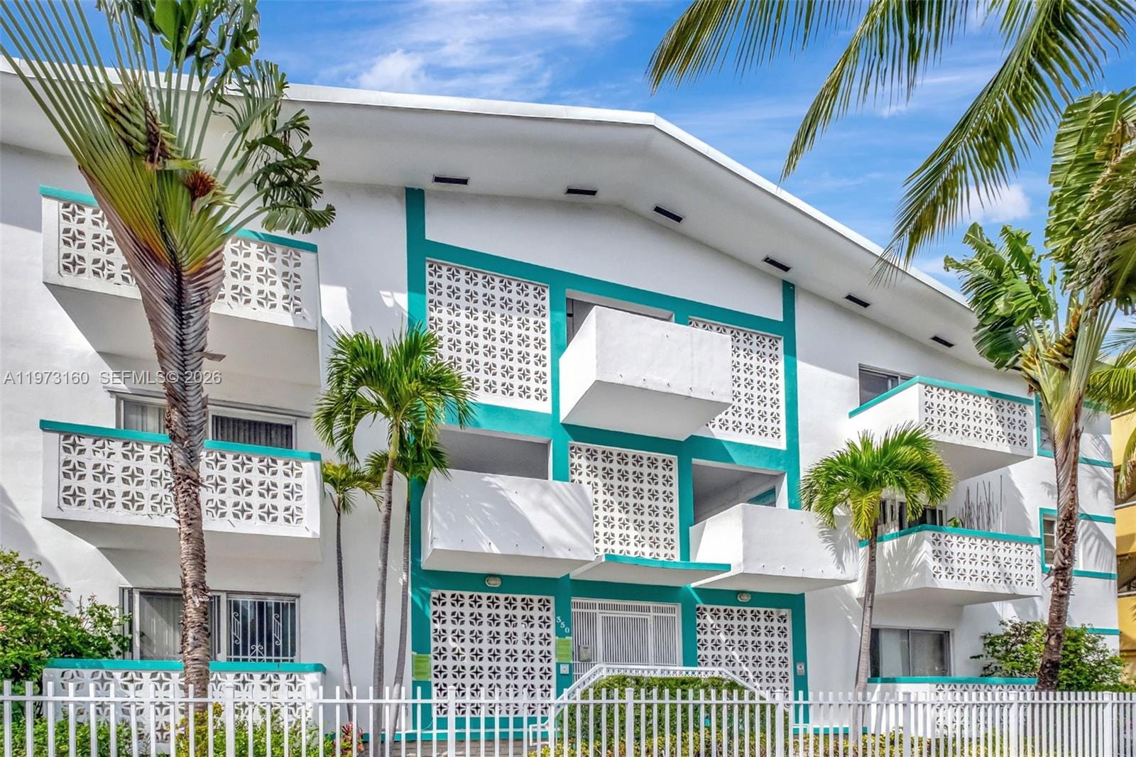 350 Collins Avenue 306 — photo 3