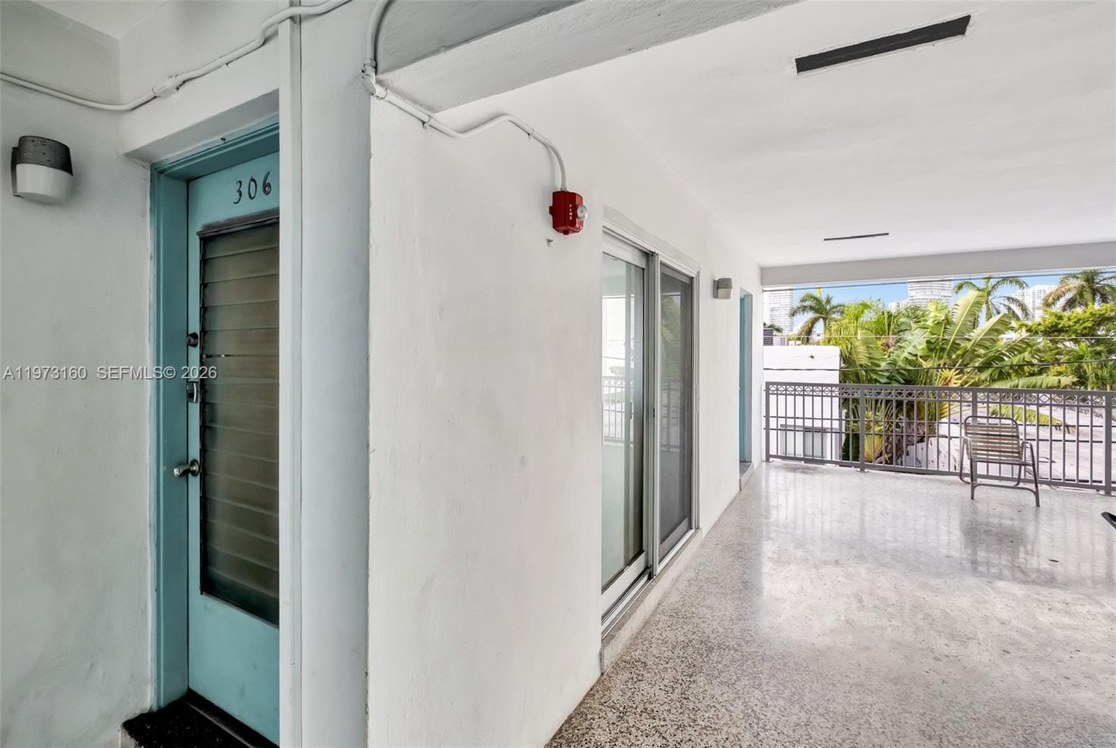 350 Collins Avenue 306 — photo 4