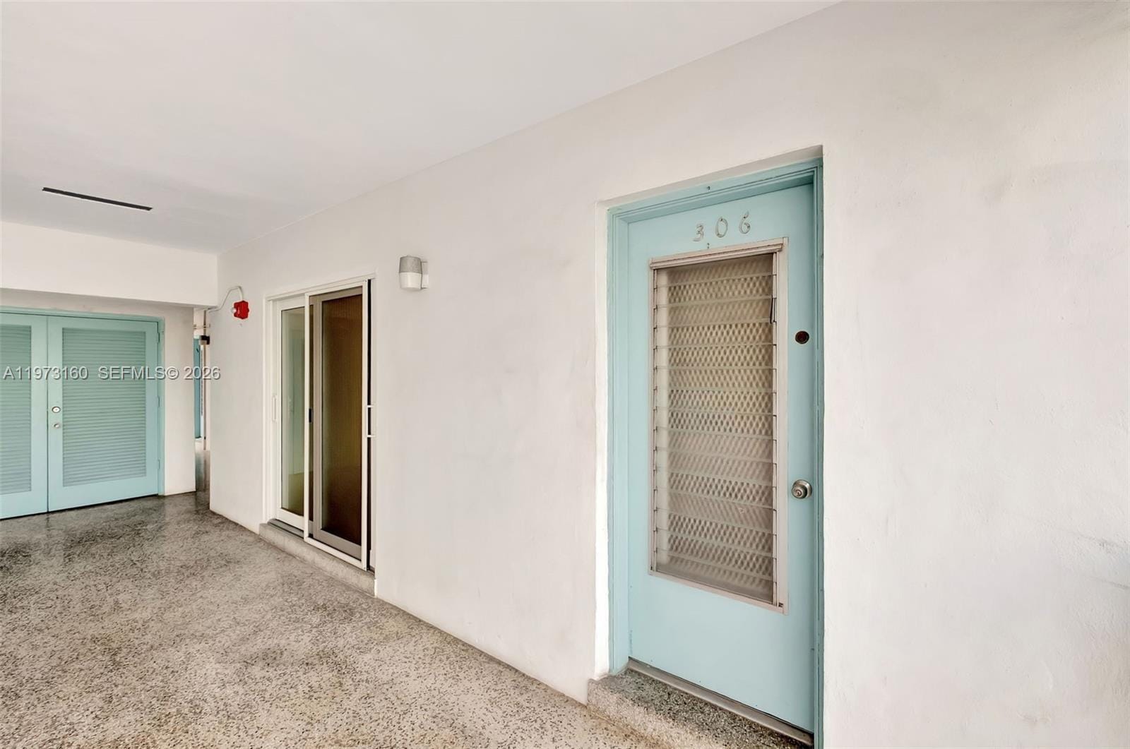 350 Collins Avenue 306 — photo 6