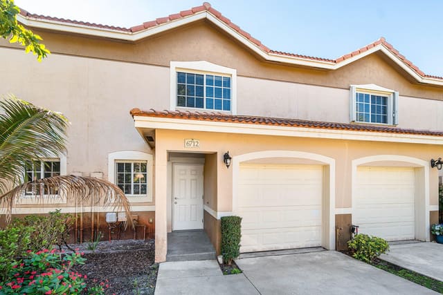 6712 Old Farm Trail, sold in Green Cay Village, Boynton Beach, FL