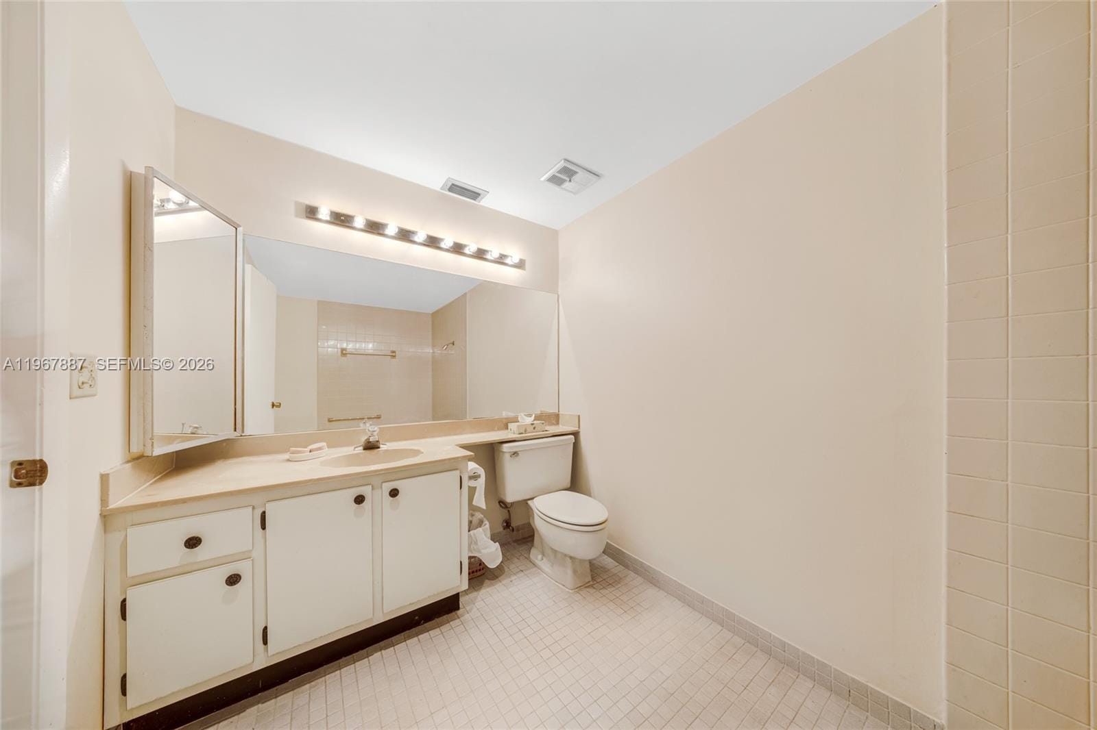 567 NE 199th Terrace 1S, Miami, FL 33179 photo 27