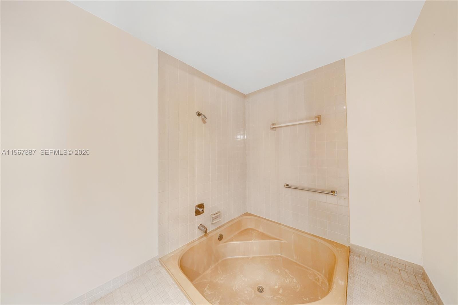 567 NE 199th Terrace 1S, Miami, FL 33179 photo 28