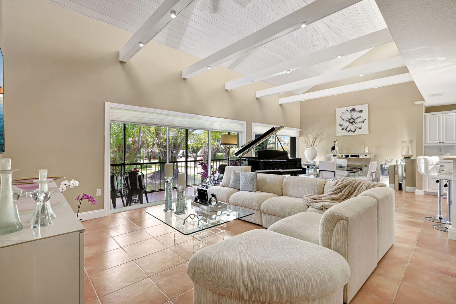 6890 Willow Wood Drive 206 — photo 3