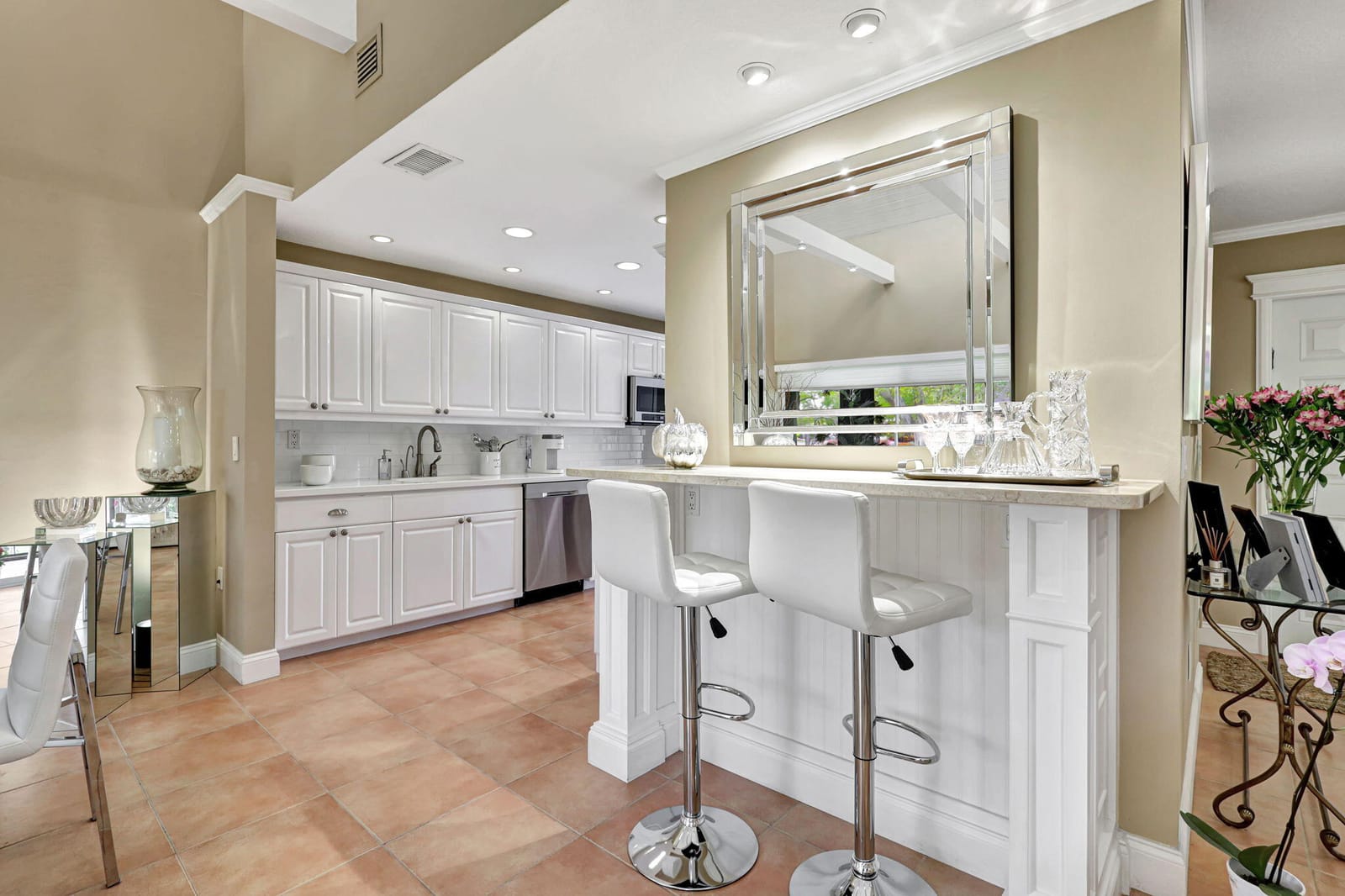 6890 Willow Wood Drive 206 — photo 9