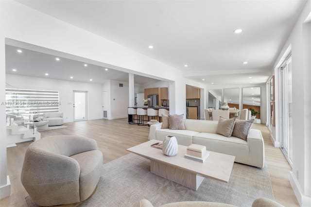 2548 Tortugas Lane, Fort Lauderdale, FL 33312