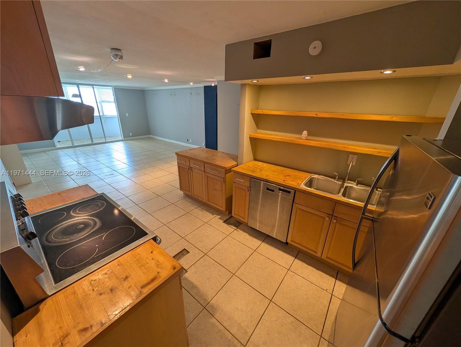 100 Golden Isles Drive PH9, Hallandale Beach, FL 33009 photo 16