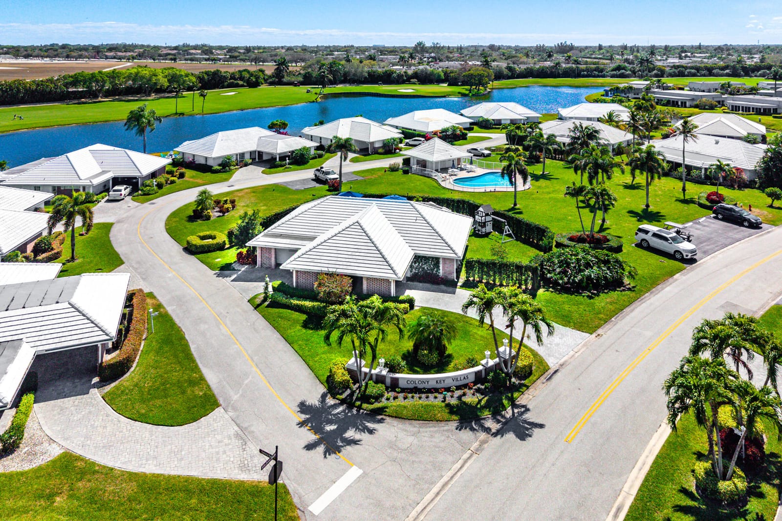 351 Colony Key Circle, Atlantis, FL 33462 photo 2