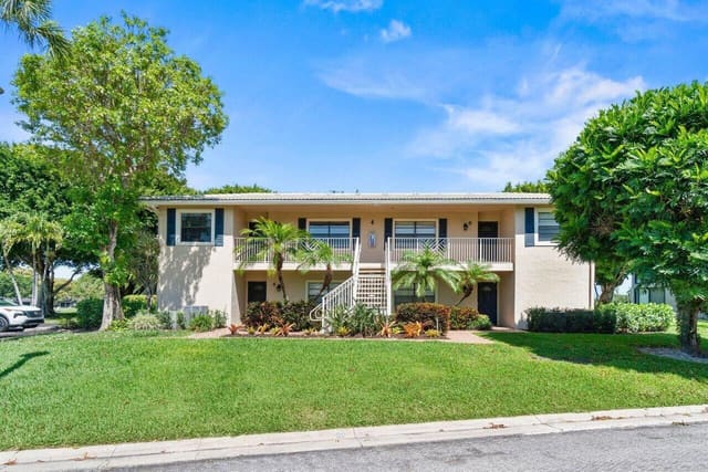 4 Stratford Drive E B, Boynton Beach, FL 33436