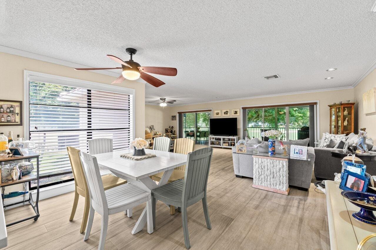4 Stratford Drive E B, Boynton Beach, FL 33436 photo 2
