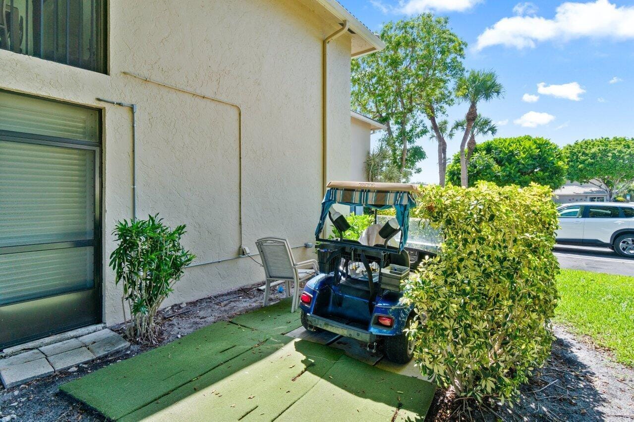 4 Stratford Drive E B, Boynton Beach, FL 33436 photo 18