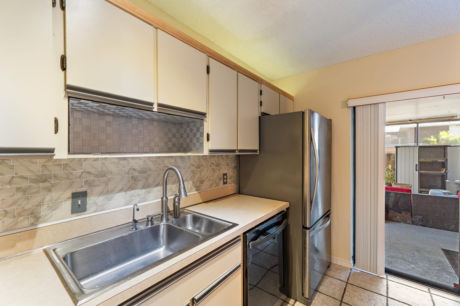 402 SE Castle Court, Port St. Lucie, FL 34952 photo 13