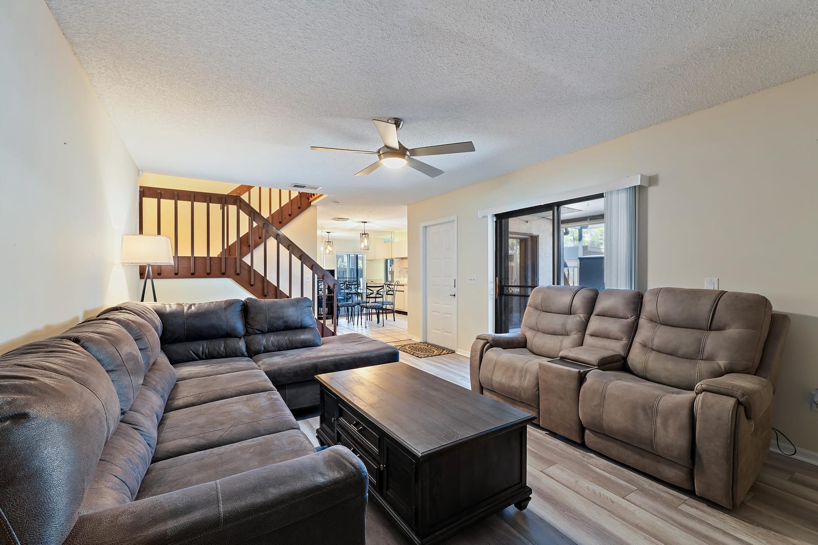 402 SE Castle Court — photo 5
