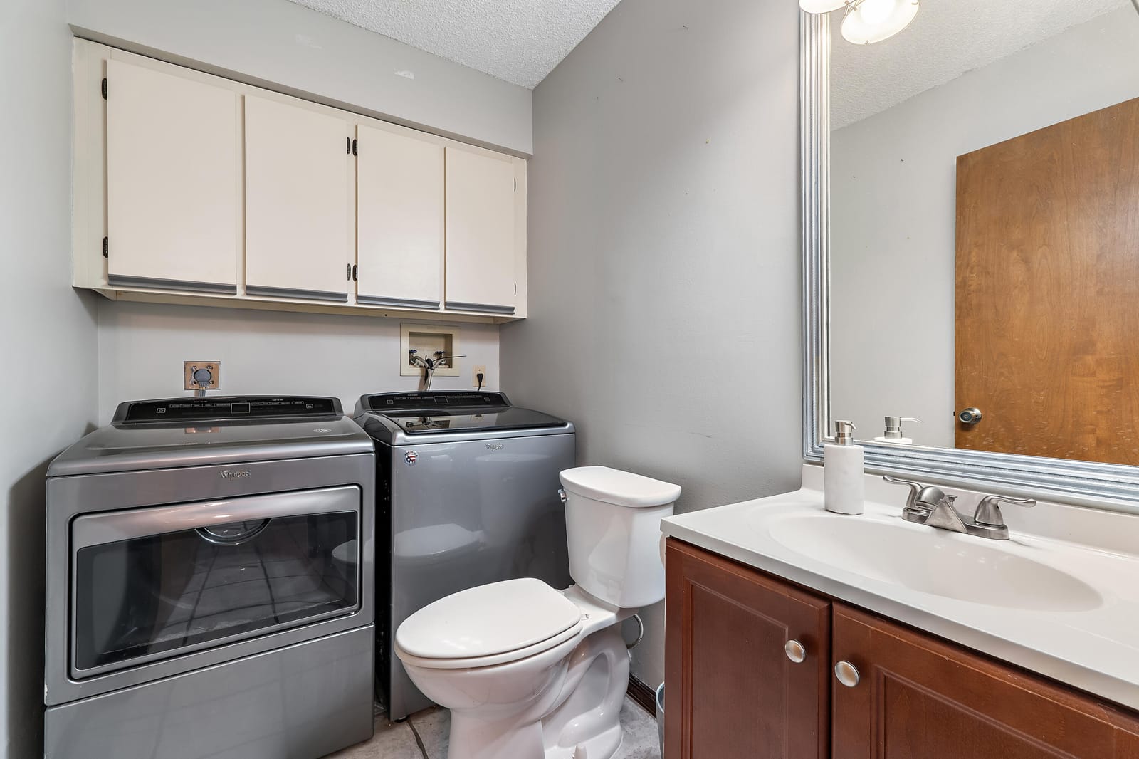402 SE Castle Court — photo 7