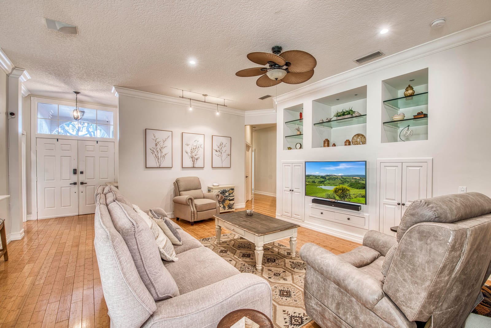 118 E Hampton Way — photo 8