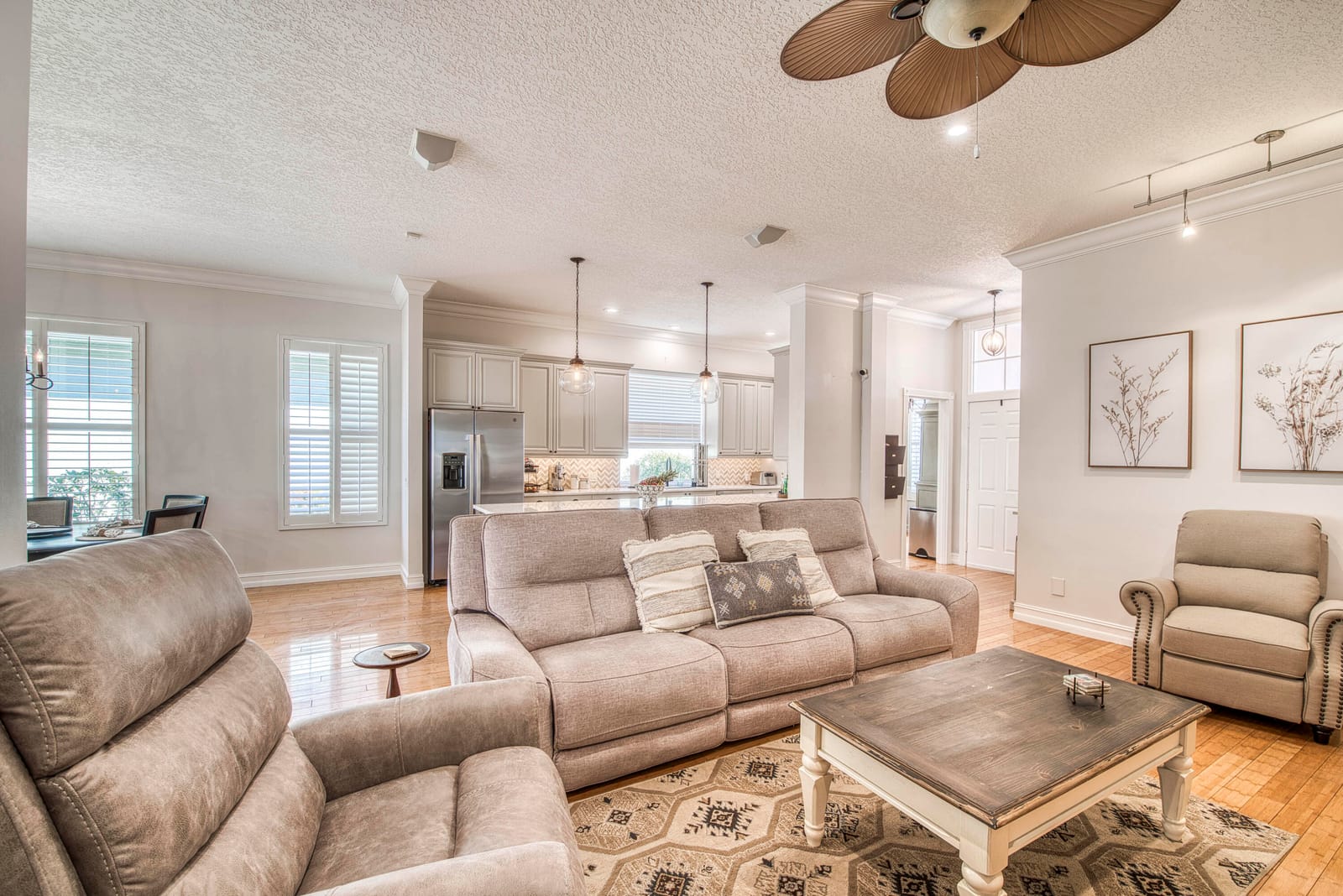 118 E Hampton Way — photo 9
