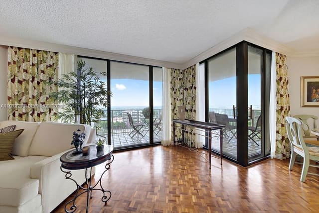2000 Towerside Terrace 1905, Miami, FL 33138