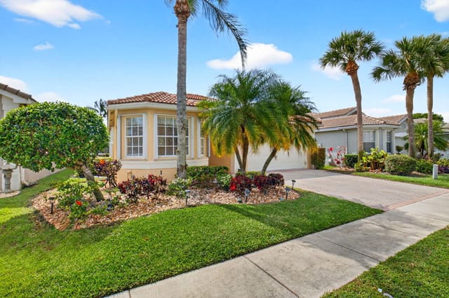 7350 Cortes Lake Drive, Delray Beach, FL 33446