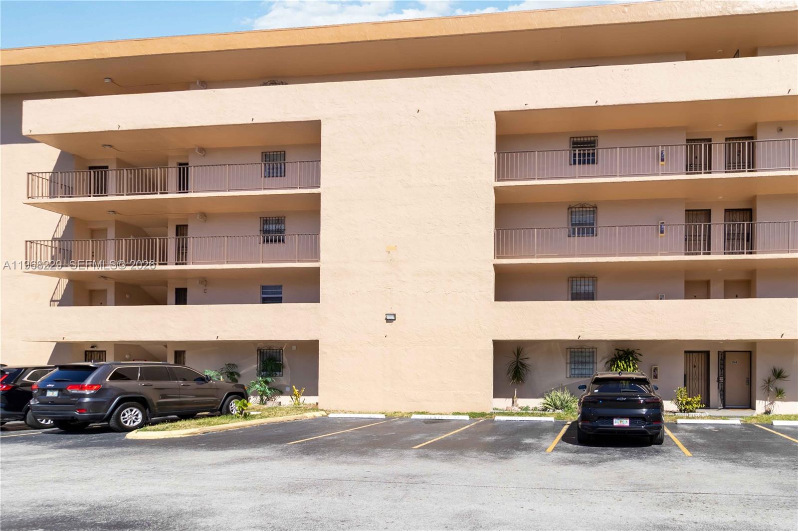 8895 Fontainebleau Boulevard 504, Miami, FL 33172, Miami