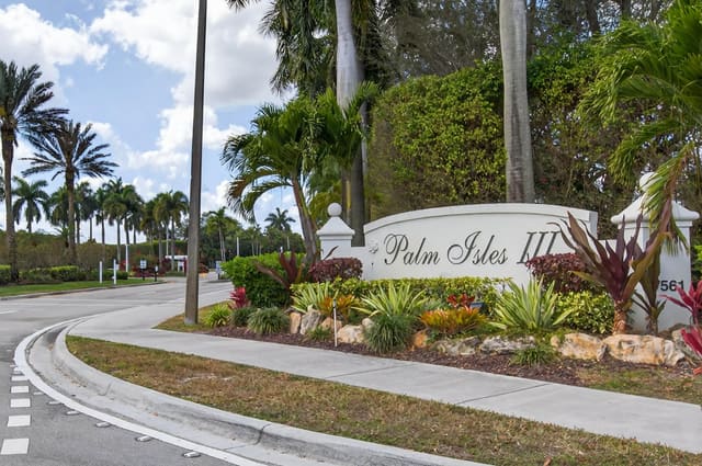 7676 Springwater Place 201, Boynton Beach, FL 33437