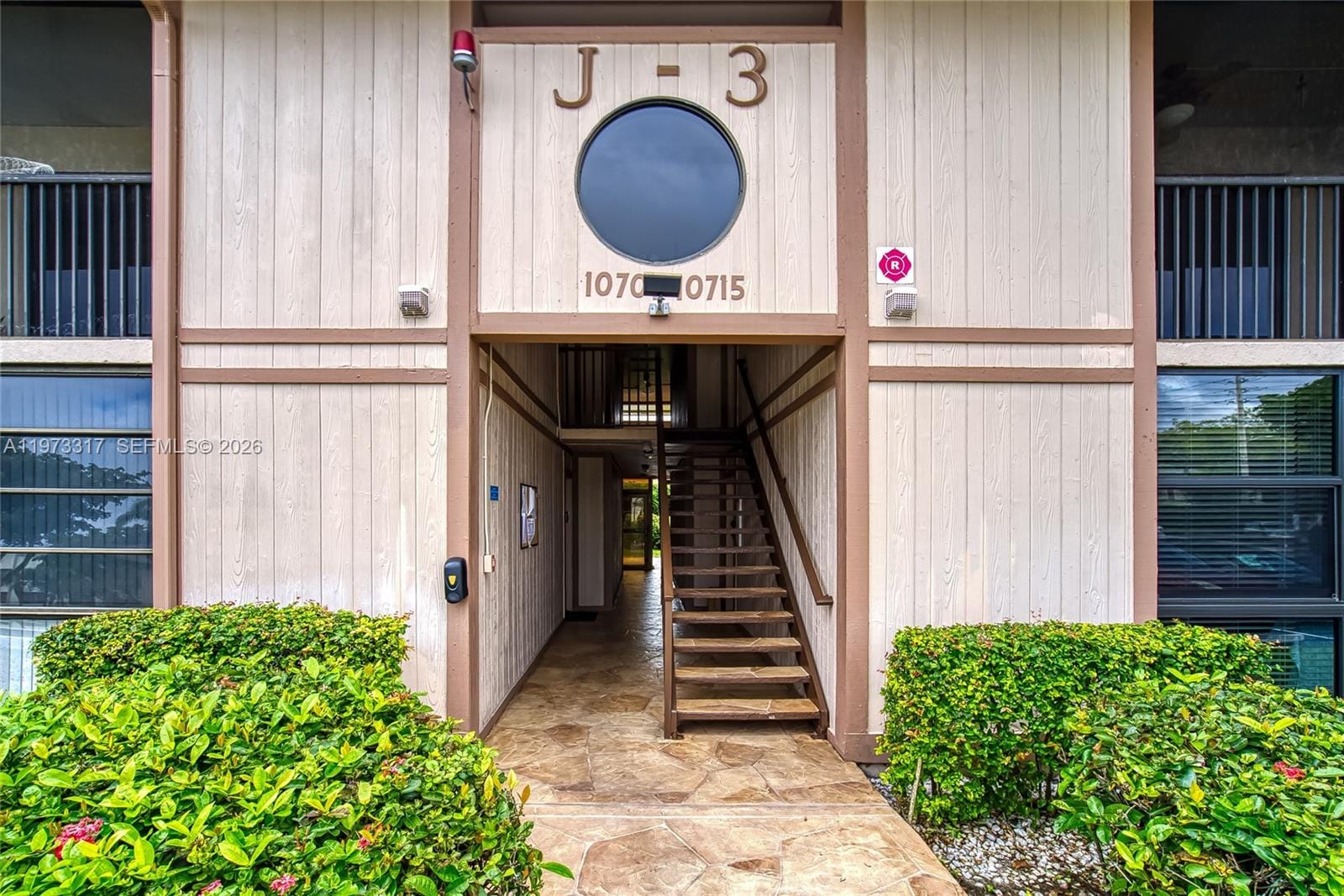 10715 W Clairmont Circle 212 — photo 4