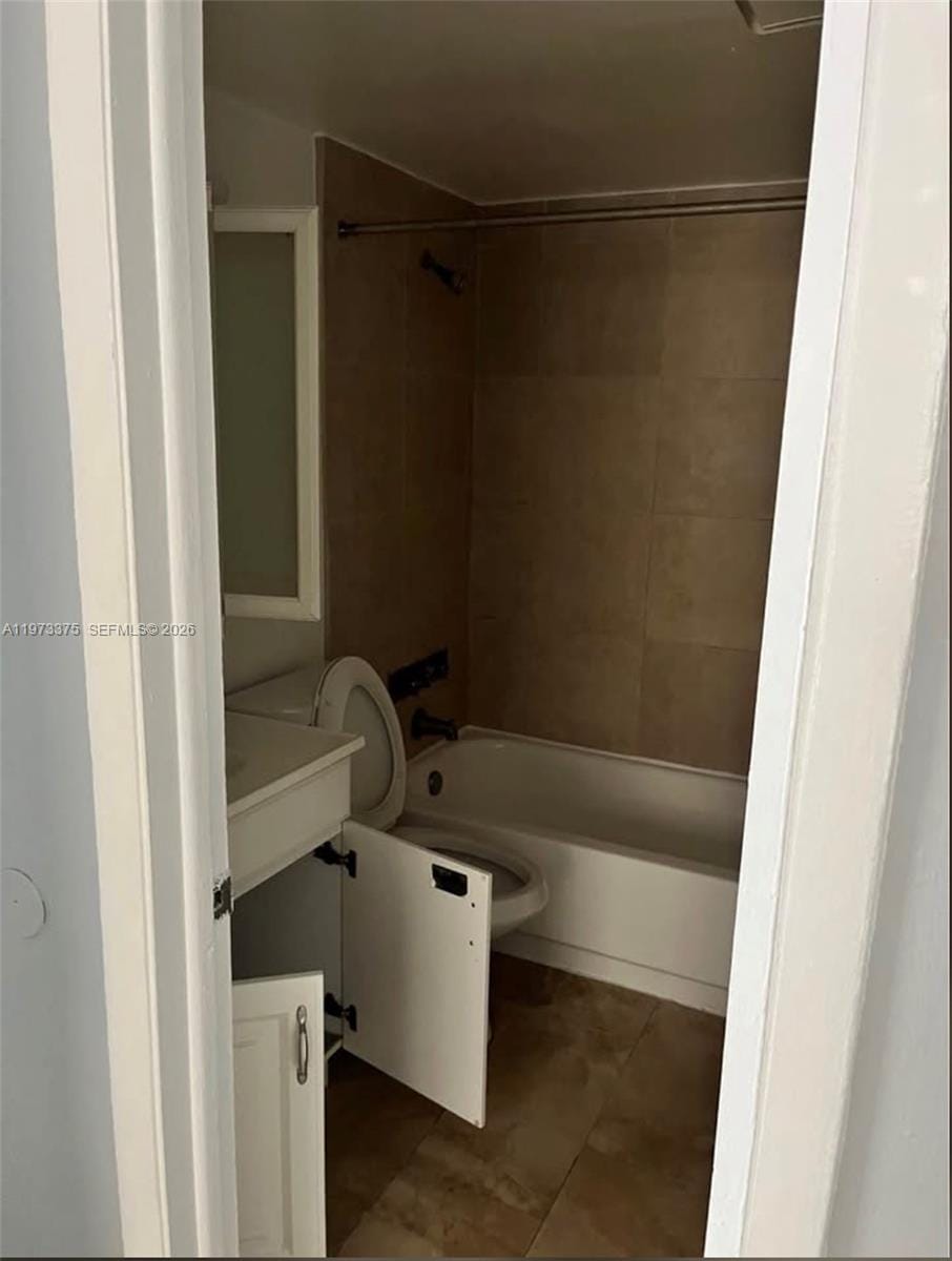 3211 SW 44th Street 117 — photo 3