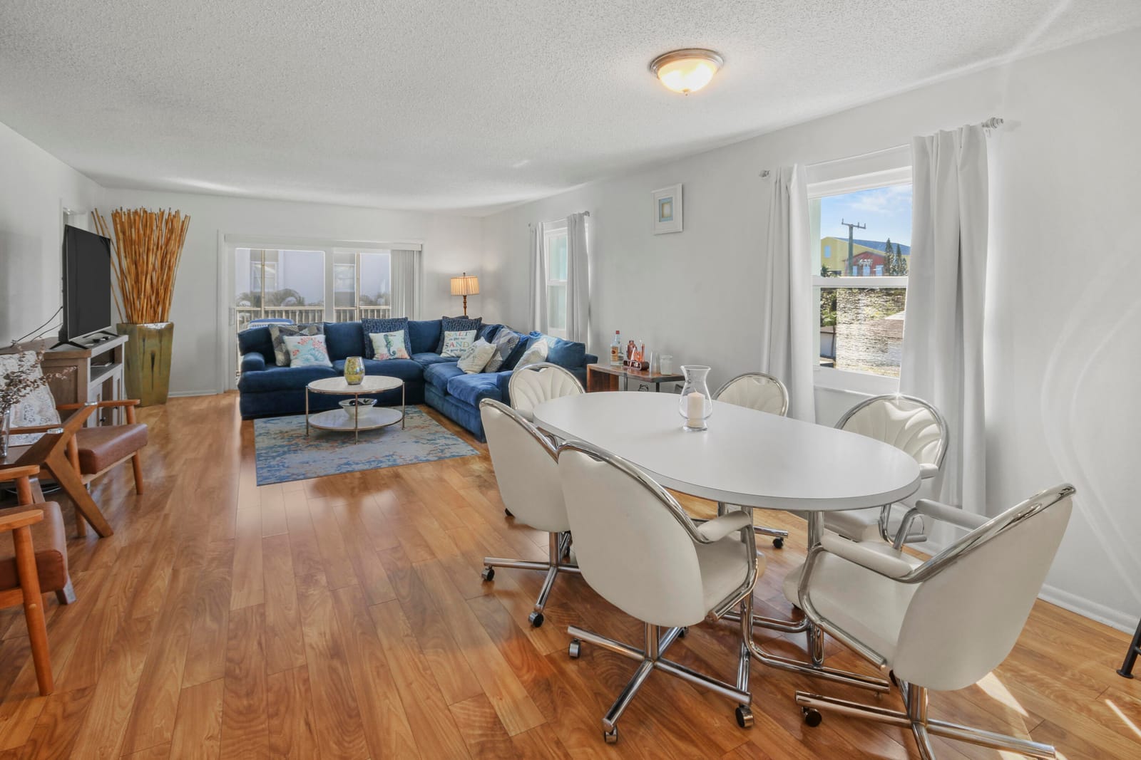2936 Lake Shore Drive 310 — photo 4