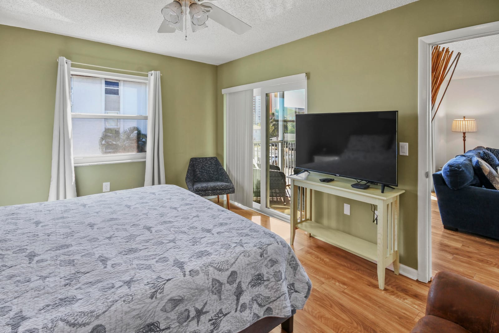 2936 Lake Shore Drive 310 — photo 7