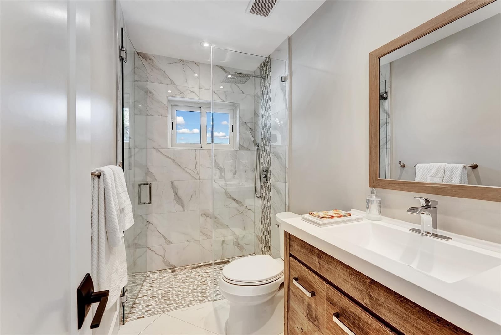 2821 NE 59th Street — photo 10
