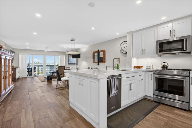 1523 E Hillsboro Boulevard 734, sold in Hillsboro Cove Condo, Deerfield Beach, FL